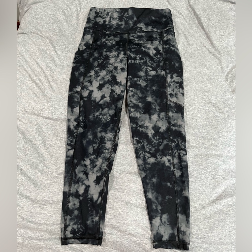 American Eagle Outfitters Black and Gray Tie-Dye Leggings